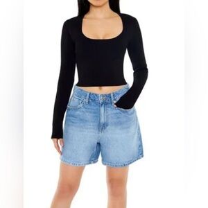 Black Long Sleeve Cropped Top